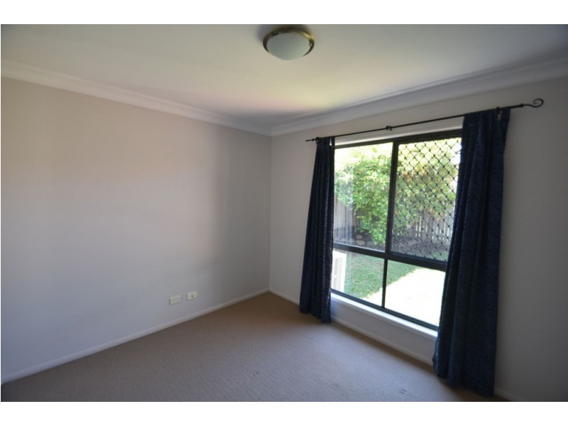2/13 Horrocks Crescent, Kearneys Spring QLD 4350