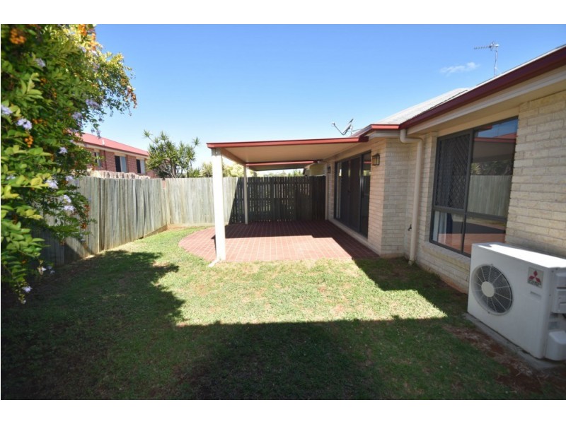 2/13 Horrocks Crescent, Kearneys Spring QLD 4350