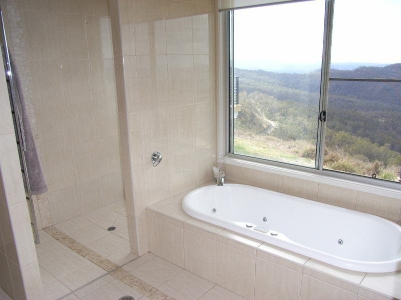 5 Keira Court, Blue Mountain Heights QLD 4350