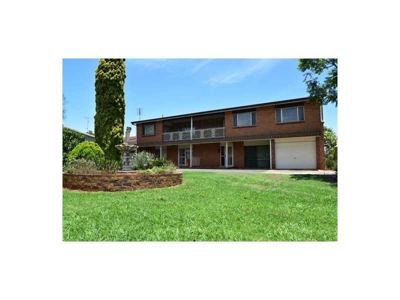 4/277 Bridge Street, Newtown QLD 4350