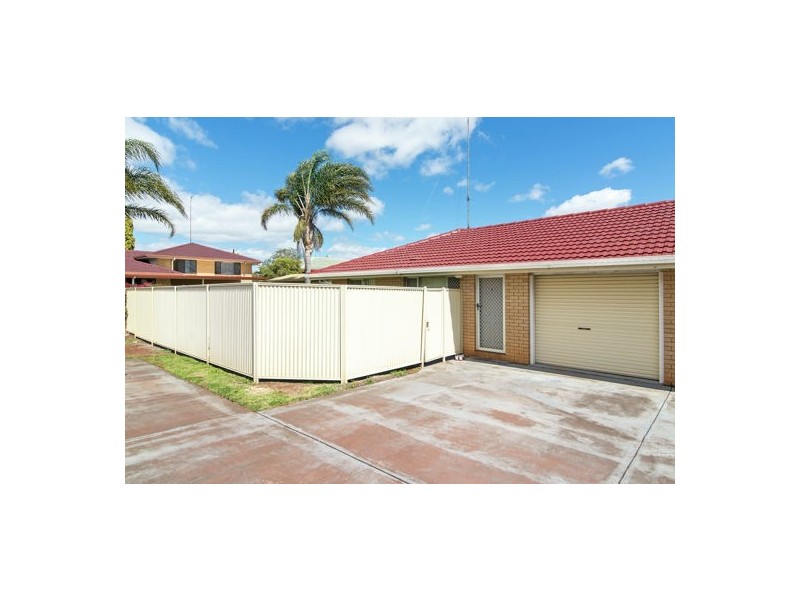 2/36 Crotty Street, Centenary Heights QLD 4350