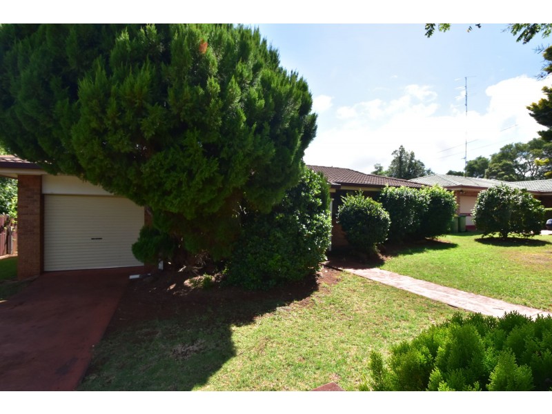 37 Hibiscus Drive, Centenary Heights QLD 4350