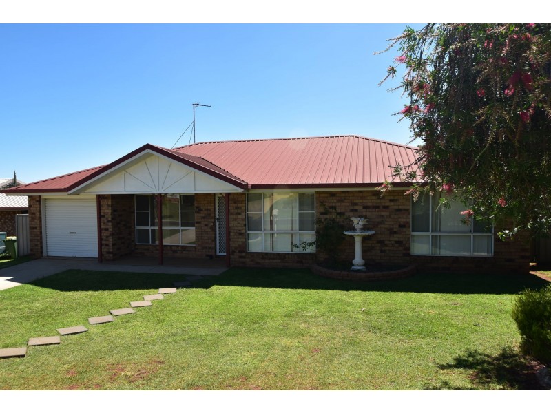 7 Blueberry Ash Court, Glenvale QLD 4350