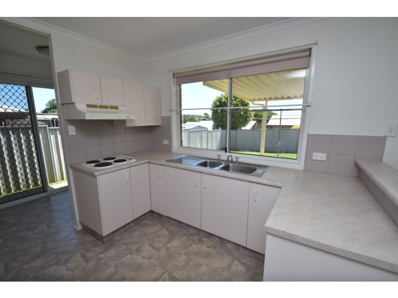 7 Blueberry Ash Court, Glenvale QLD 4350