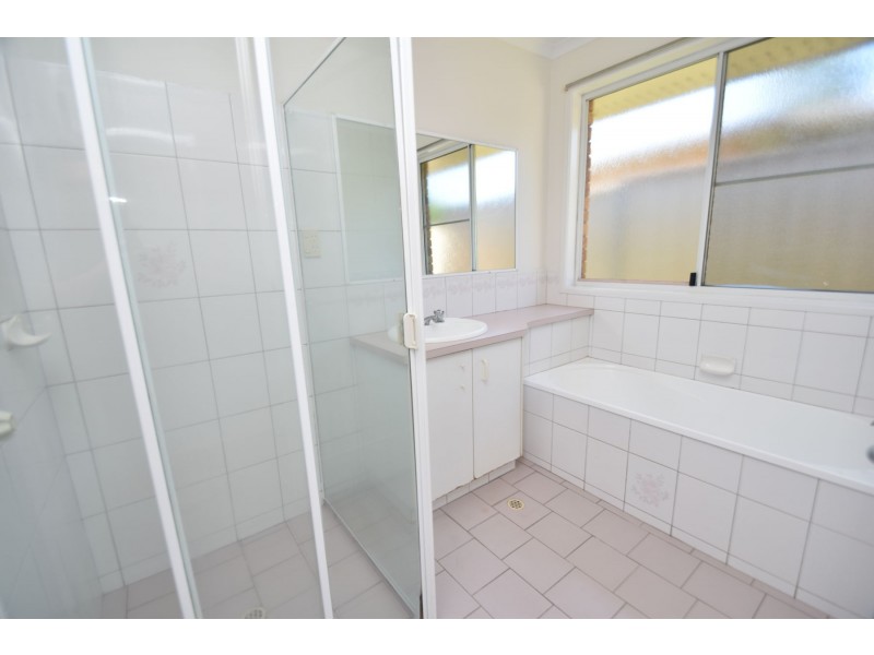 7 Blueberry Ash Court, Glenvale QLD 4350