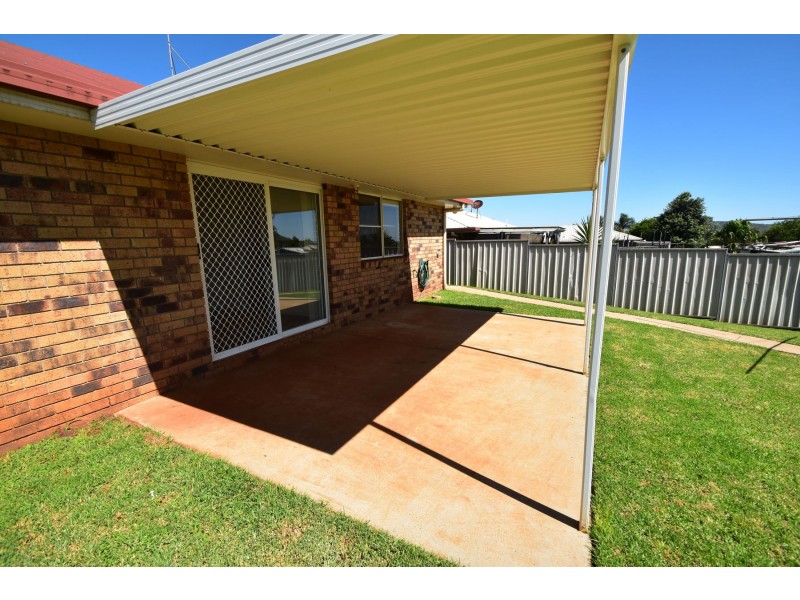 7 Blueberry Ash Court, Glenvale QLD 4350
