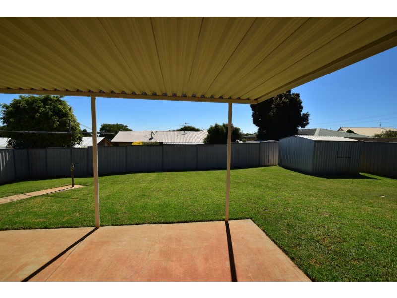 7 Blueberry Ash Court, Glenvale QLD 4350