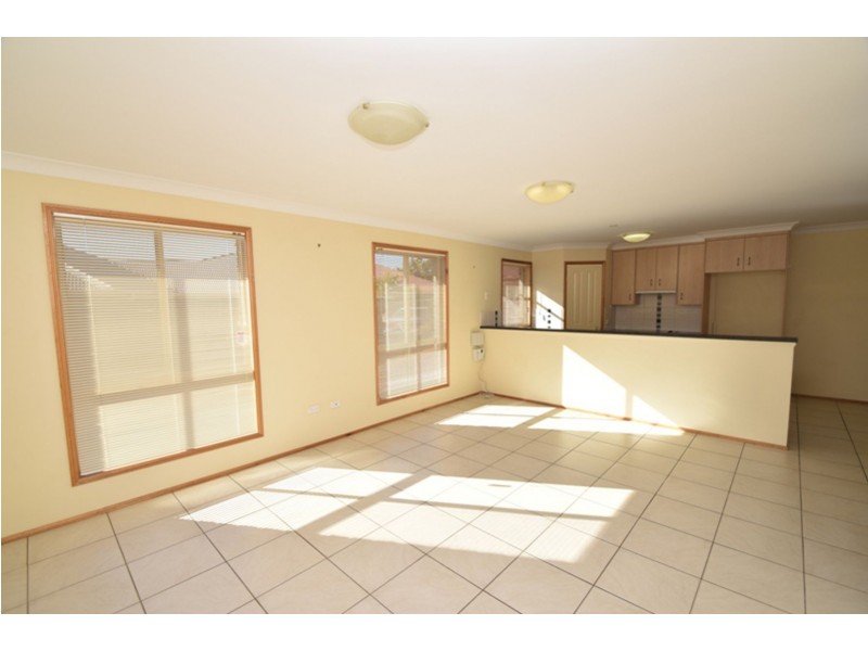 1/26 Sambar Court, Kearneys Spring QLD 4350