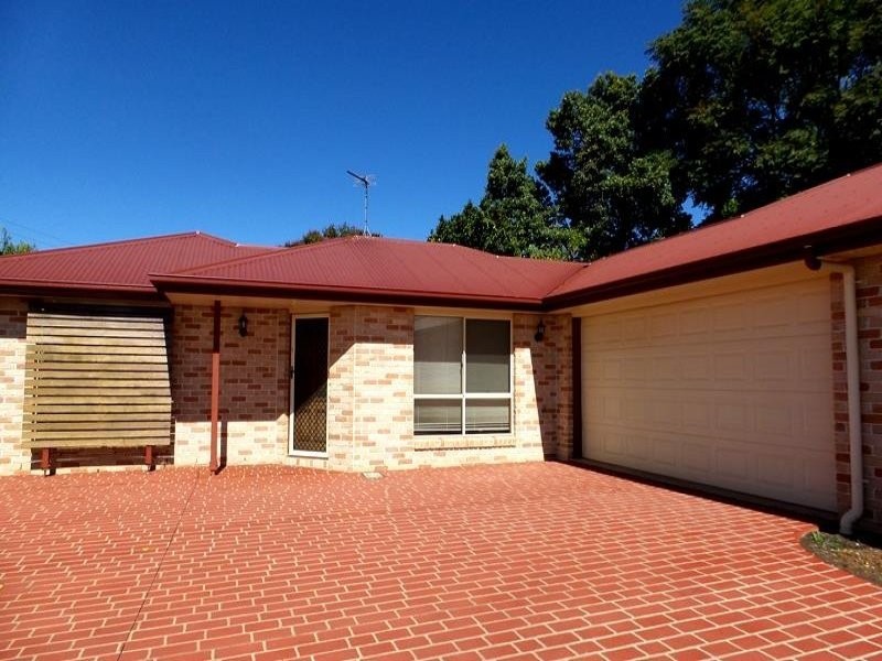 2/26 Sambar Court, Kearneys Spring QLD 4350