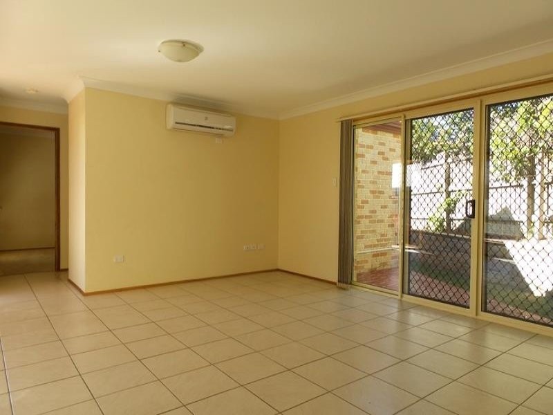 2/26 Sambar Court, Kearneys Spring QLD 4350