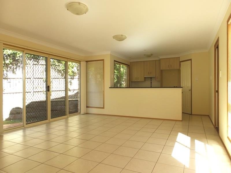 2/26 Sambar Court, Kearneys Spring QLD 4350