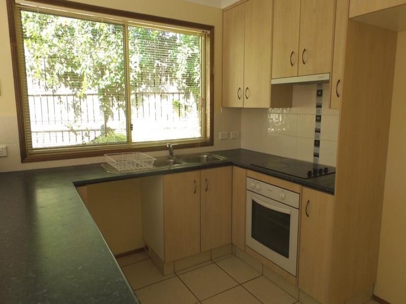 2/26 Sambar Court, Kearneys Spring QLD 4350