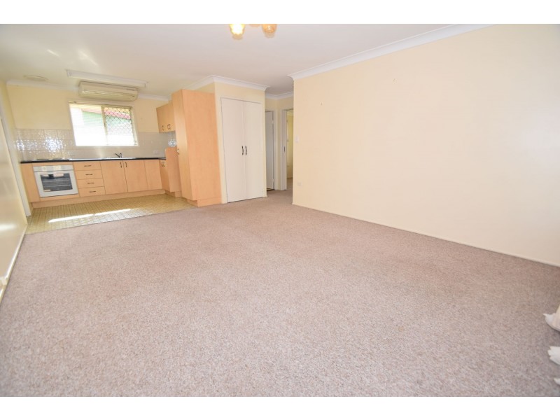 2/79 Anzac Avenue, Newtown QLD 4350