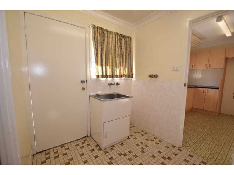 2/79 Anzac Avenue, Newtown QLD 4350