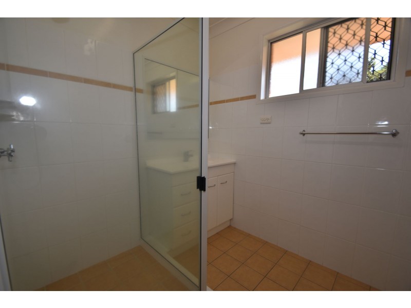 2/79 Anzac Avenue, Newtown QLD 4350