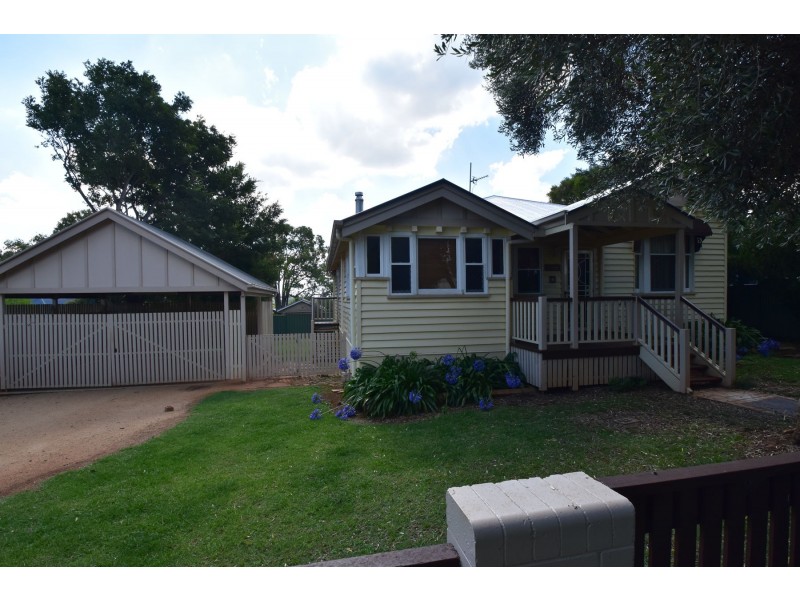 3 Sir Street, North Toowoomba QLD 4350