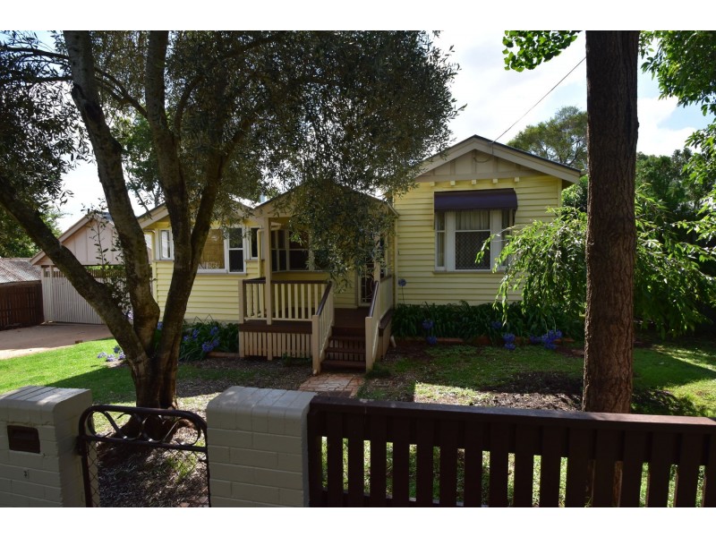 3 Sir Street, North Toowoomba QLD 4350