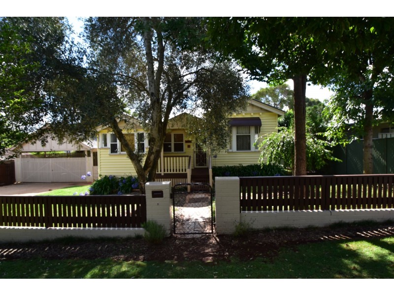 3 Sir Street, North Toowoomba QLD 4350