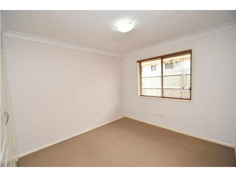 2/10 Sambar Court, Kearneys Spring QLD 4350