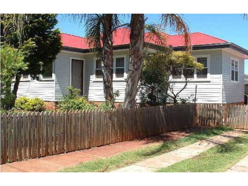 35 Gladstone Street, Newtown QLD 4350