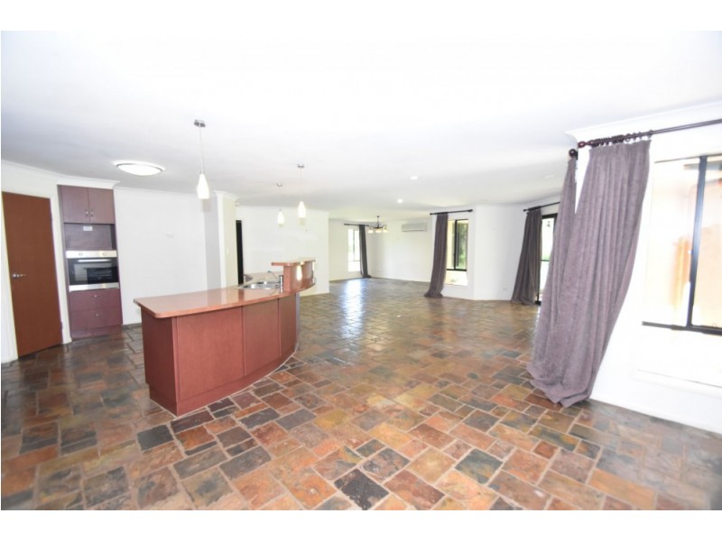 10 Diosma Drive, Highfields QLD 4352
