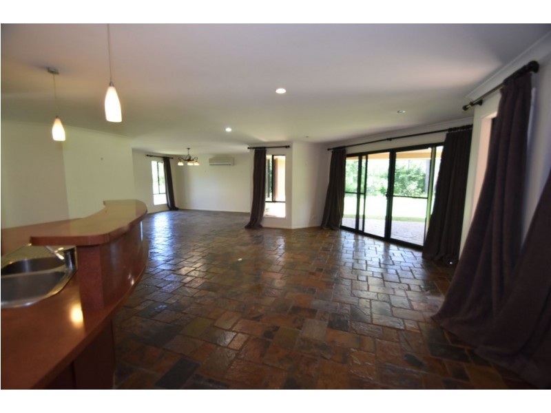 10 Diosma Drive, Highfields QLD 4352