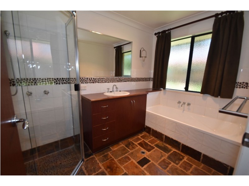 10 Diosma Drive, Highfields QLD 4352