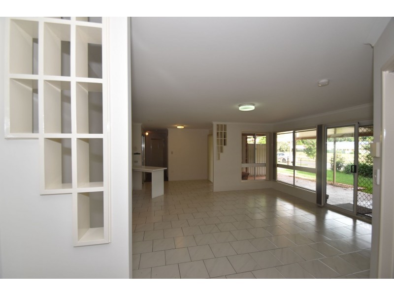 293 Mackenzie Street, Centenary Heights QLD 4350