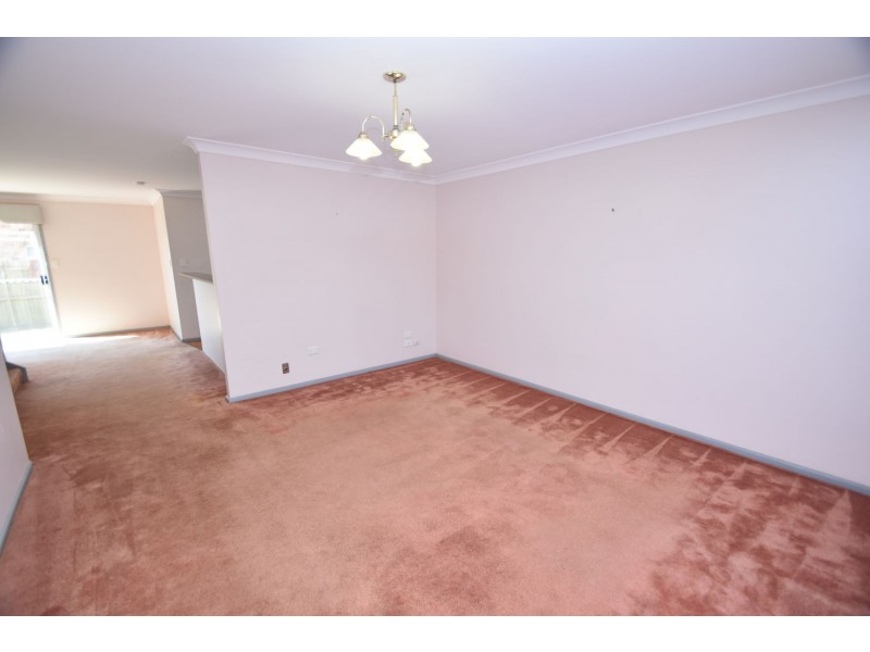 5/2 Roser Close, Kearneys Spring QLD 4350