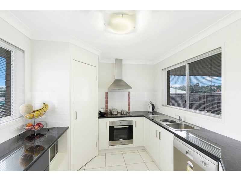 4 Latham Court, Wilsonton QLD 4350