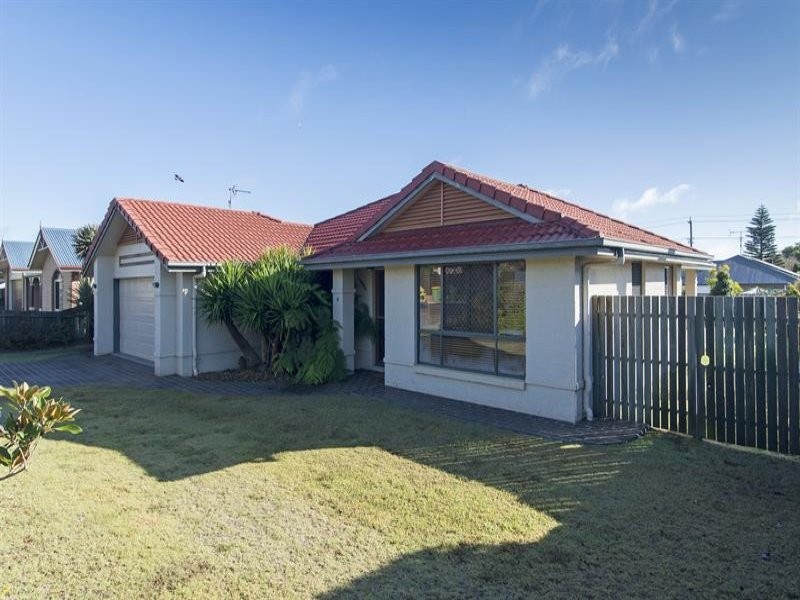 9 Prime Minister Drive, Middle Ridge QLD 4350