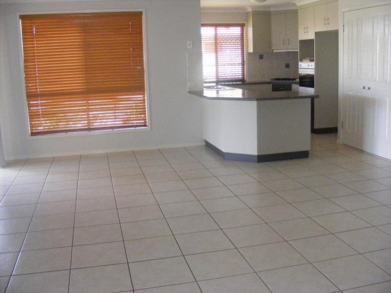 9 Prime Minister Drive, Middle Ridge QLD 4350