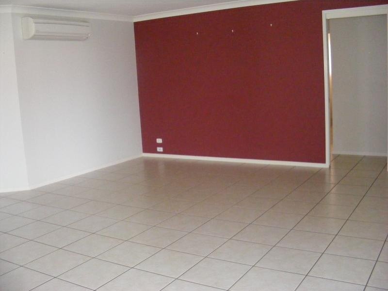 9 Prime Minister Drive, Middle Ridge QLD 4350