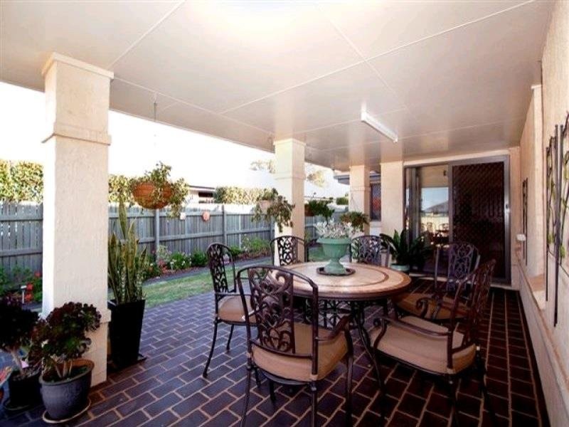 9 Prime Minister Drive, Middle Ridge QLD 4350