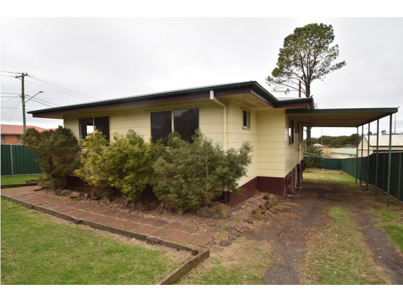 2 Sixth Avenue, Harristown QLD 4350
