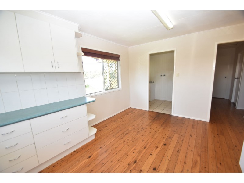 2 Sixth Avenue, Harristown QLD 4350