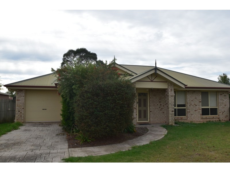 3 Bernborough Court, Glenvale QLD 4350