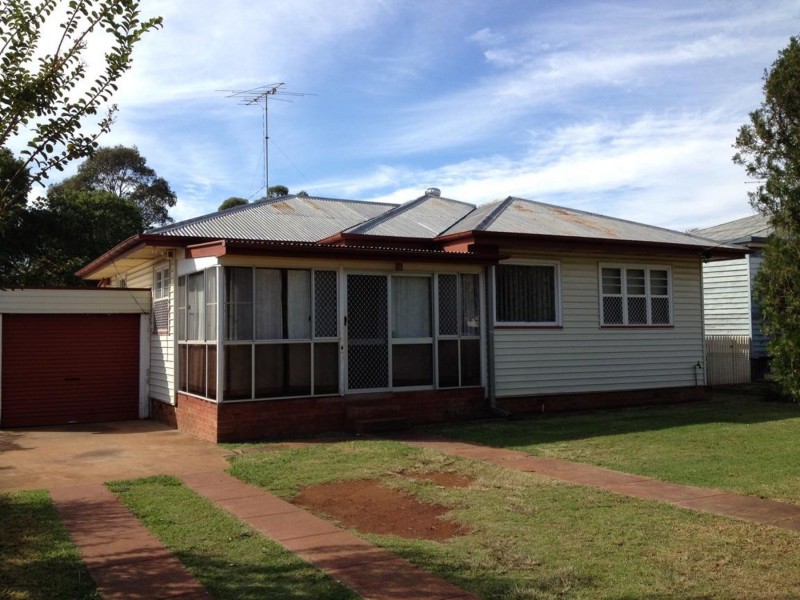 160 Holberton Street, Newtown QLD 4350
