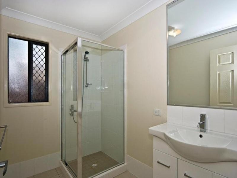 1/2 Swallow Court, Newtown QLD 4350