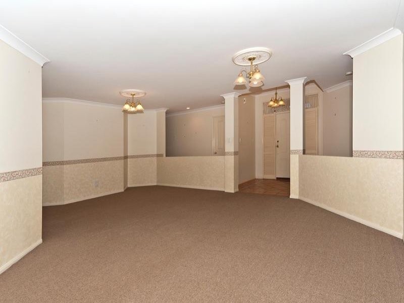 14 Wood Drive, Middle Ridge QLD 4350