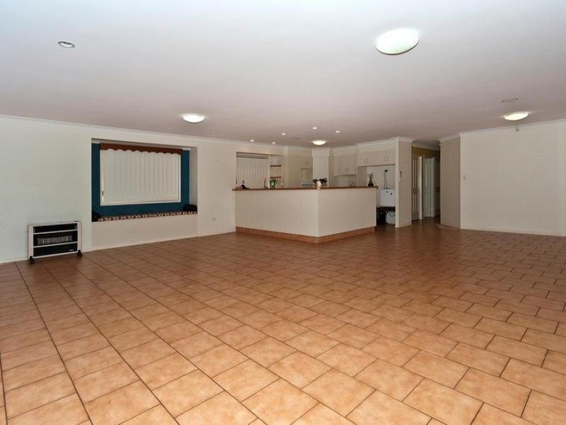 14 Wood Drive, Middle Ridge QLD 4350