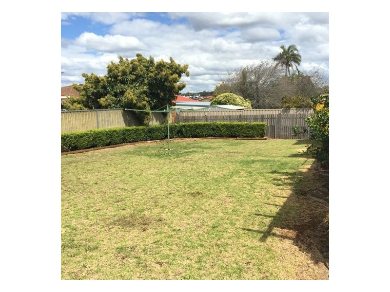 142 Ramsay St, Centenary Heights QLD 4350
