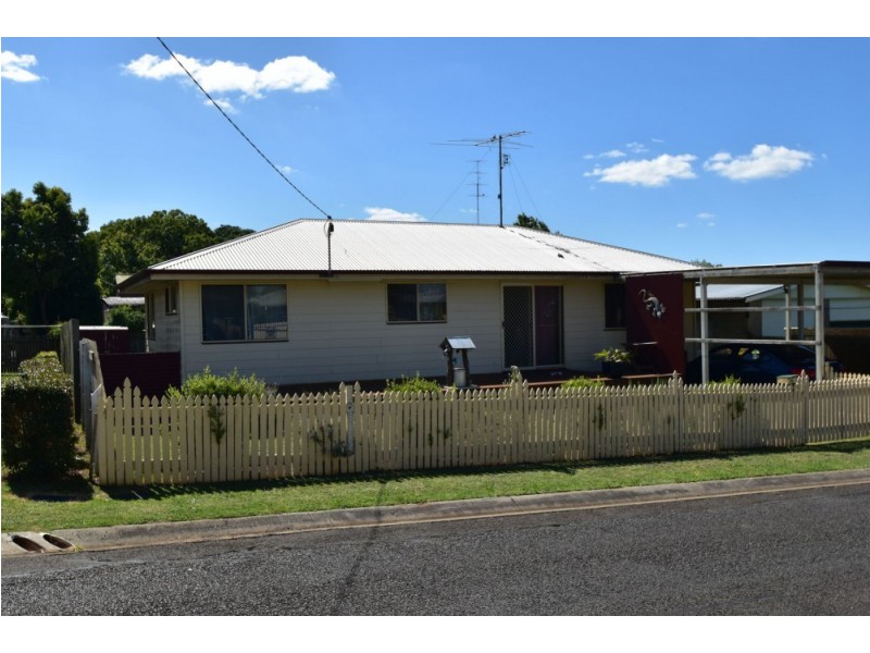 8 Monash Lane, Newtown QLD 4350