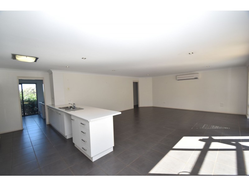 92 Smythe Drive, Highfields QLD 4352