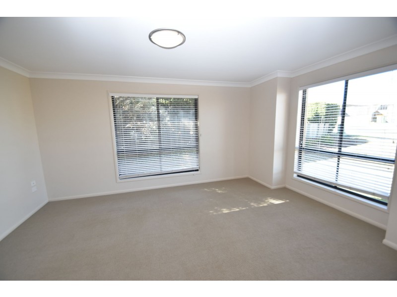 92 Smythe Drive, Highfields QLD 4352