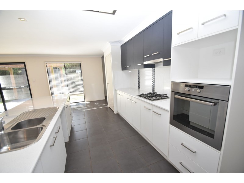 92 Smythe Drive, Highfields QLD 4352