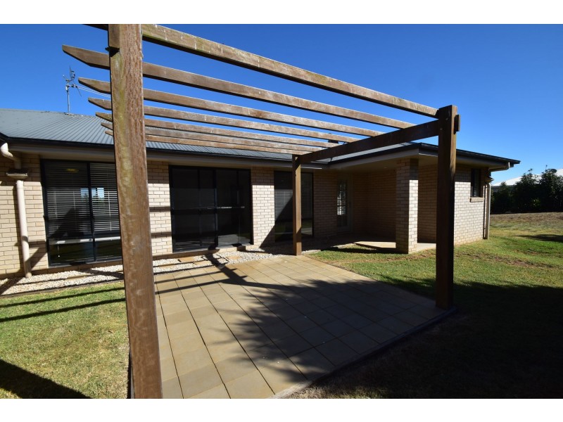 92 Smythe Drive, Highfields QLD 4352
