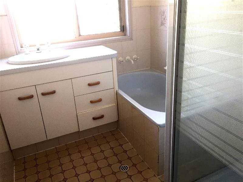 1/2 Beer Court, Kearneys Spring QLD 4350