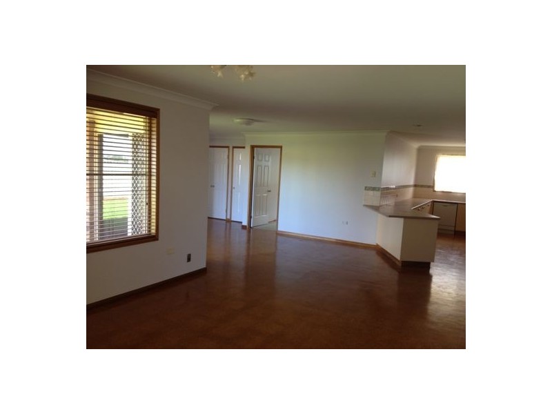 10 Janine Court, Kearneys Spring QLD 4350