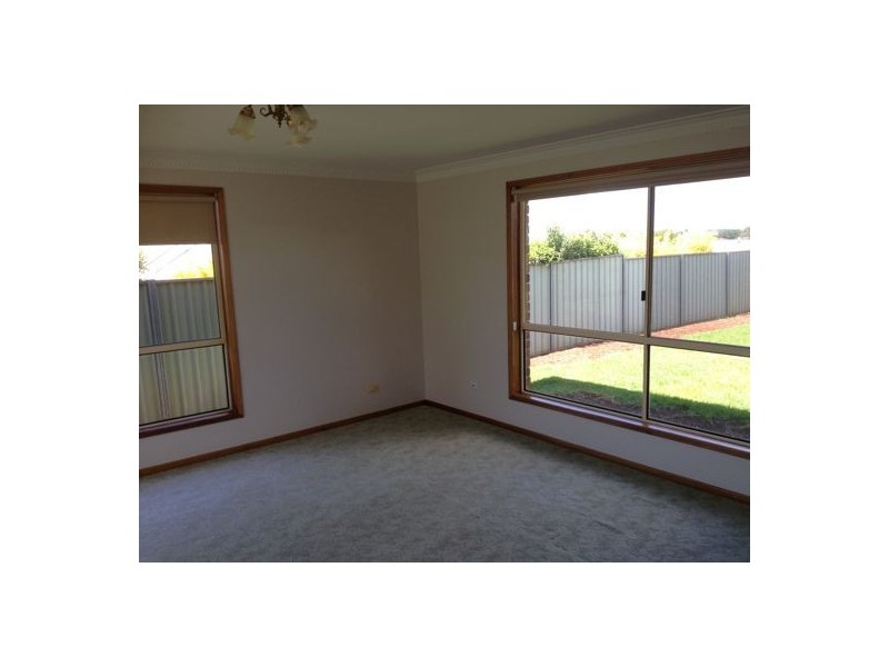 10 Janine Court, Kearneys Spring QLD 4350